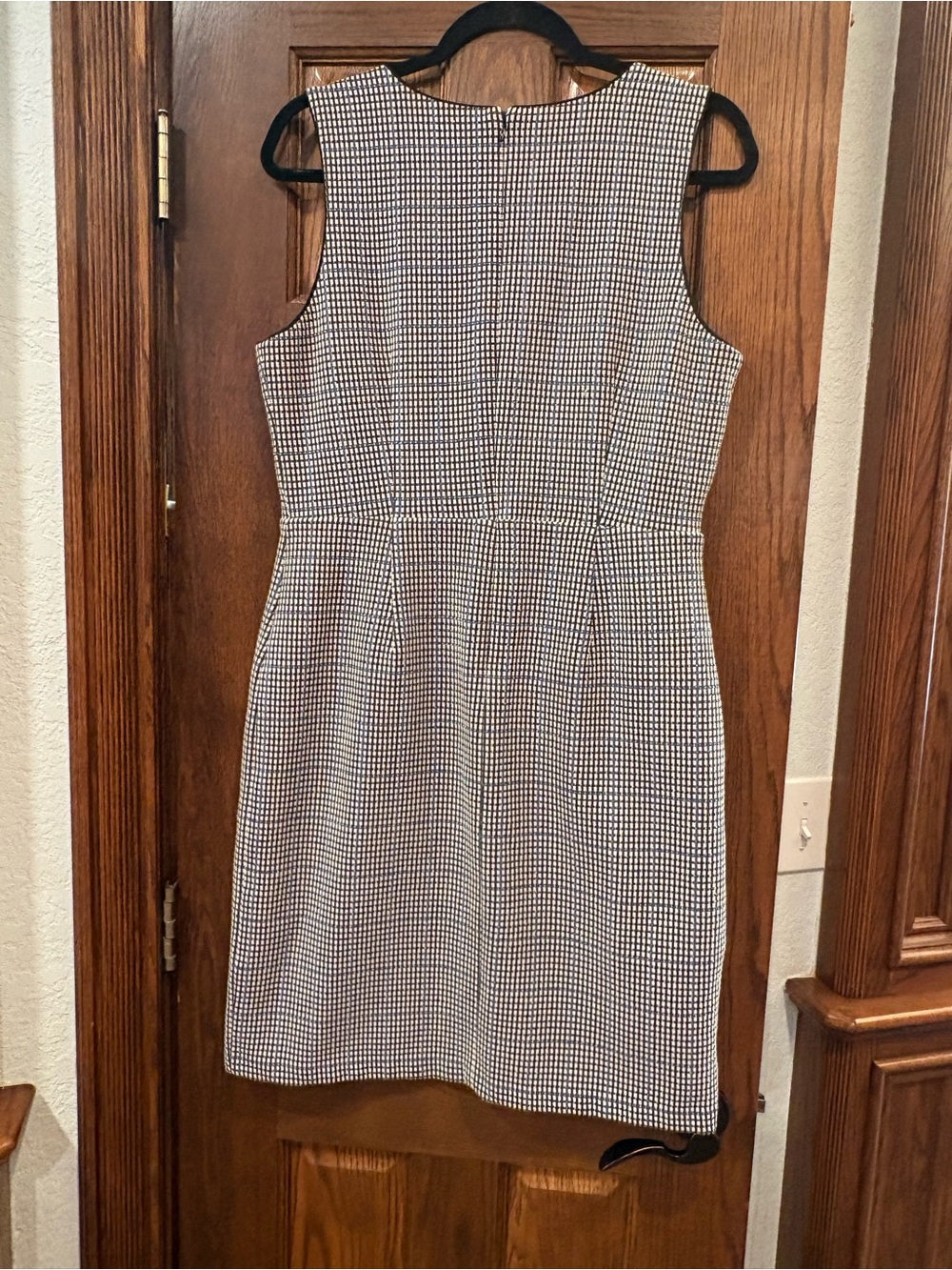 Ann Taylor $149 P2P 18-19” W 16”Split Neck Plaid Jacquard Sheath Dress 10 - Picture 8 of 9